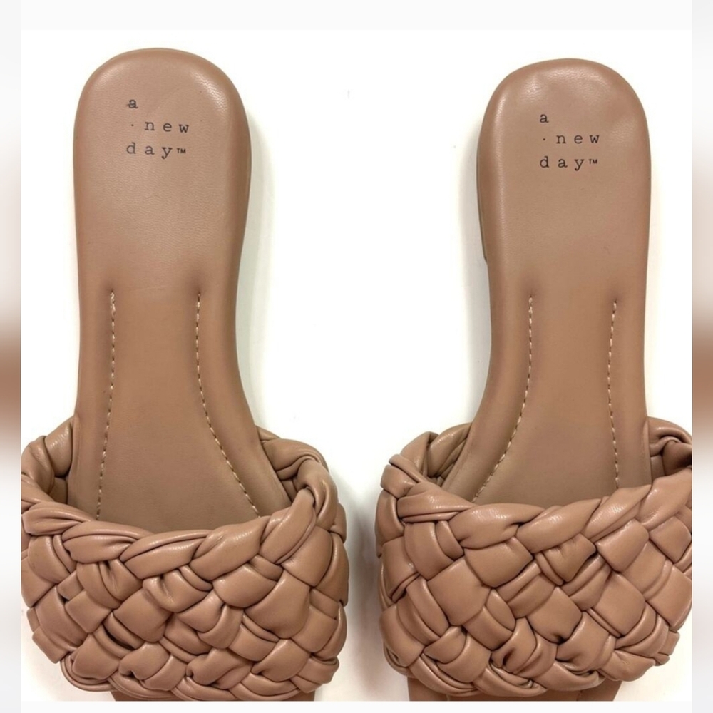 A New Day Women's Tan Carissa Woven Strap Open-Toe Slide Sandals Size 7 - Picture 2 of 3